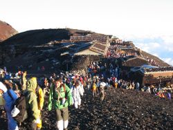 富士山上的登山客